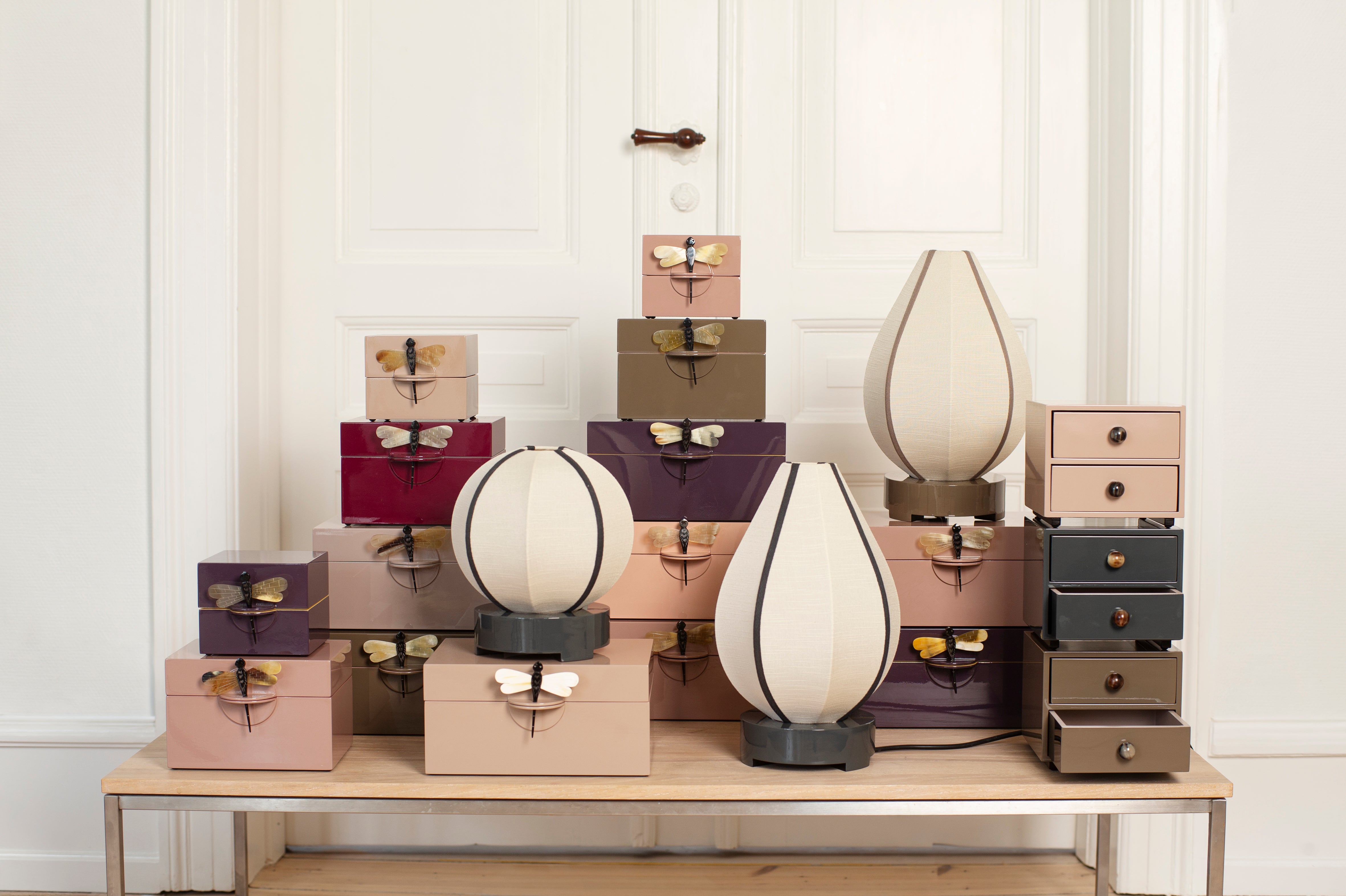 Rund Bordlampe, Coal