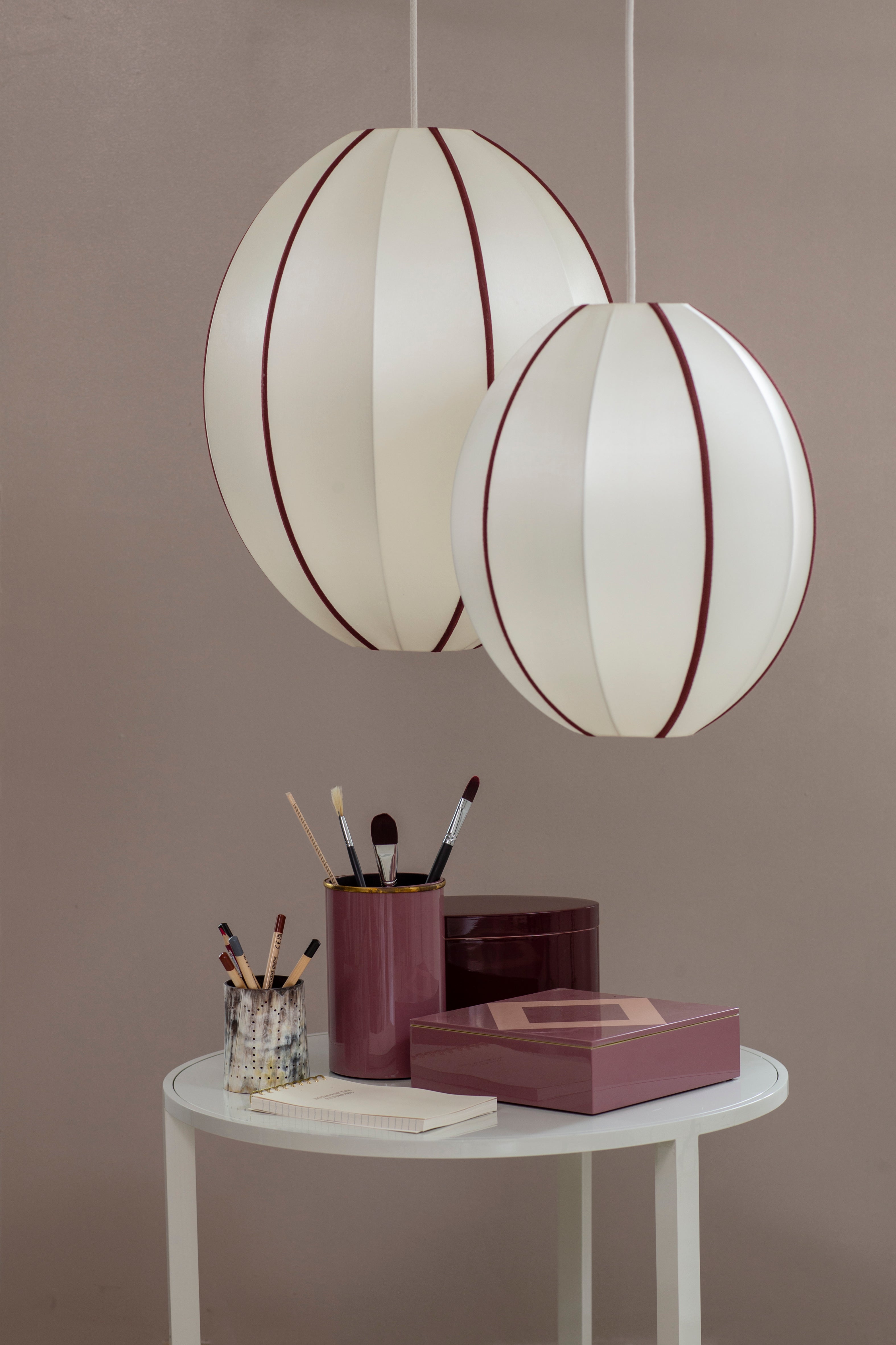 Lampeskærm Indochina Offwhite/Bordeaux oval L