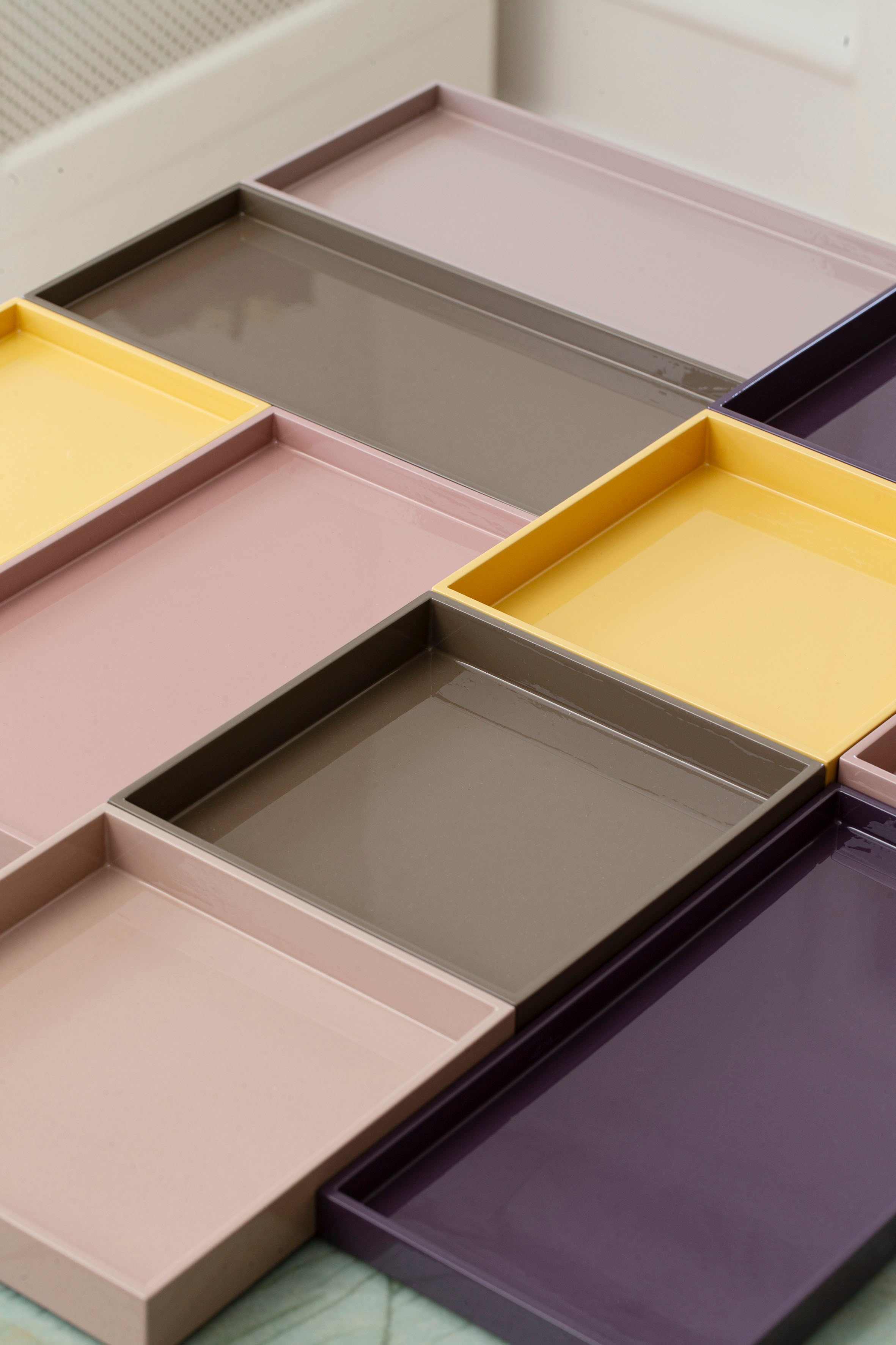 Lacquer Tray 20x20 Sun