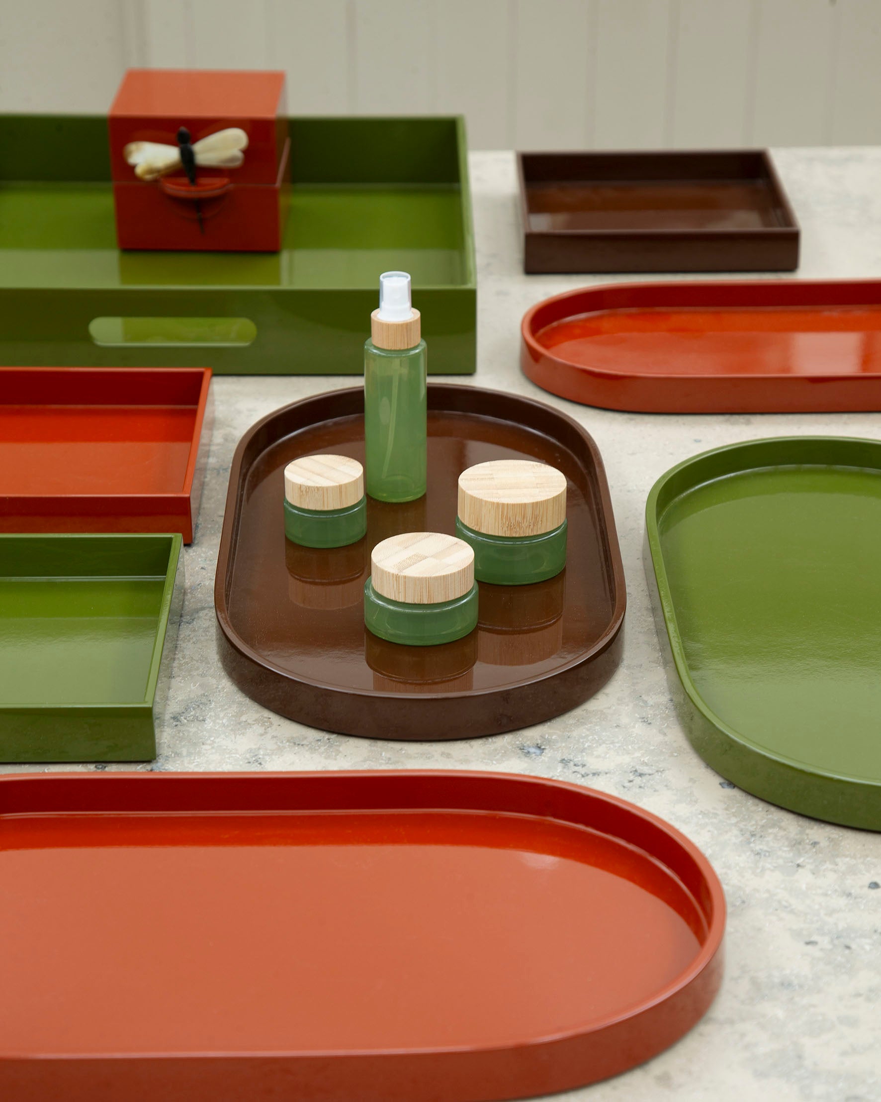 Lacquer Tray Oval S, Chocolate